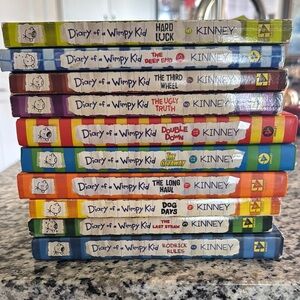 DIARY OF A WHIMPY KID! 10 books in great shape!